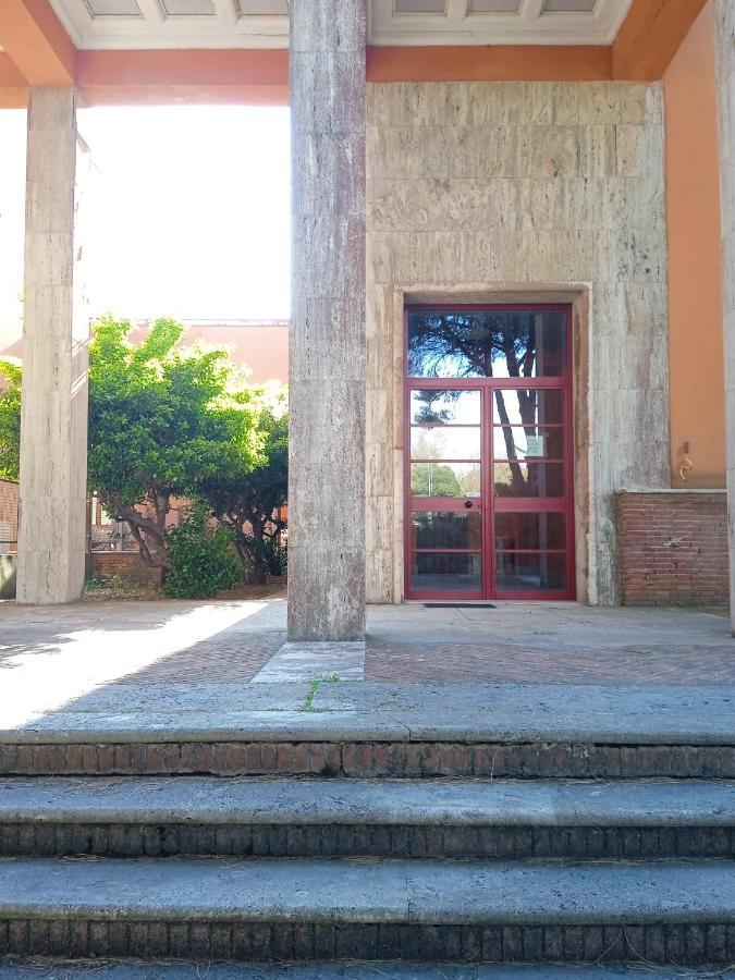 Accesso Diretto Sul Mare Maredilucecala Calambrone Exterior foto
