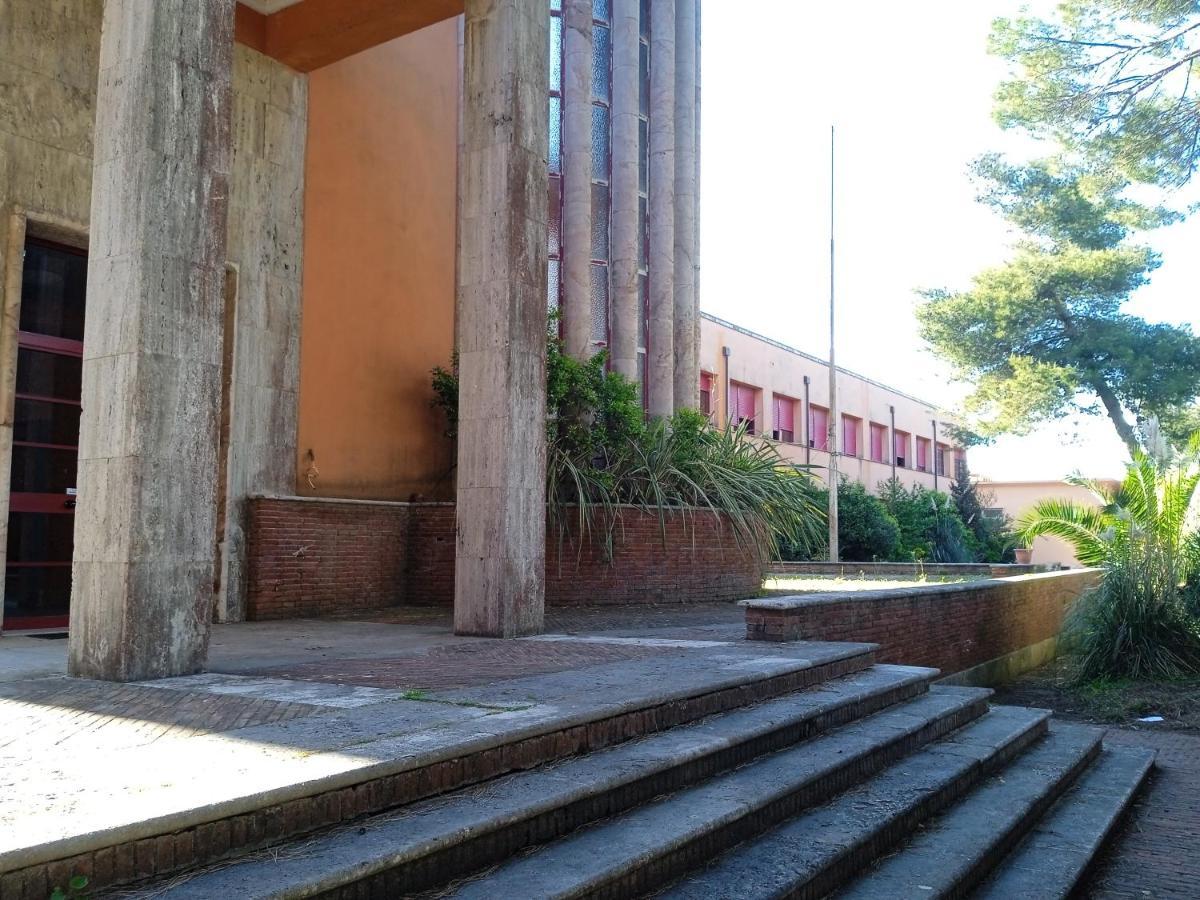 Accesso Diretto Sul Mare Maredilucecala Calambrone Exterior foto